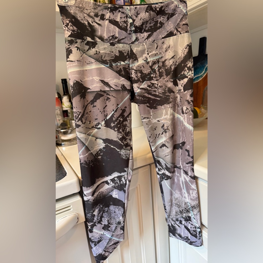Marble Print Cropped Leggings